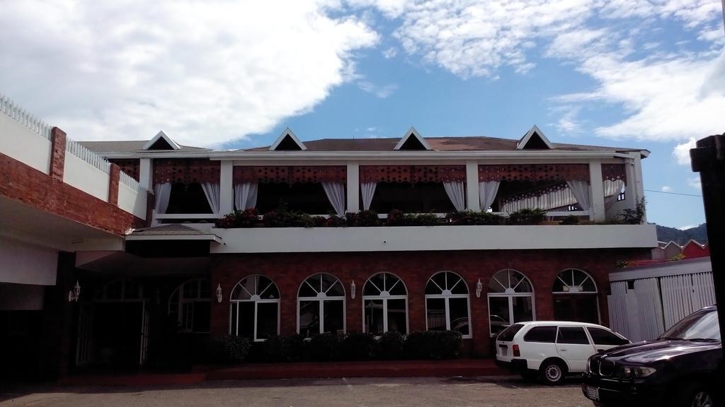 Village Hotel Ocho Ríos Extérieur photo