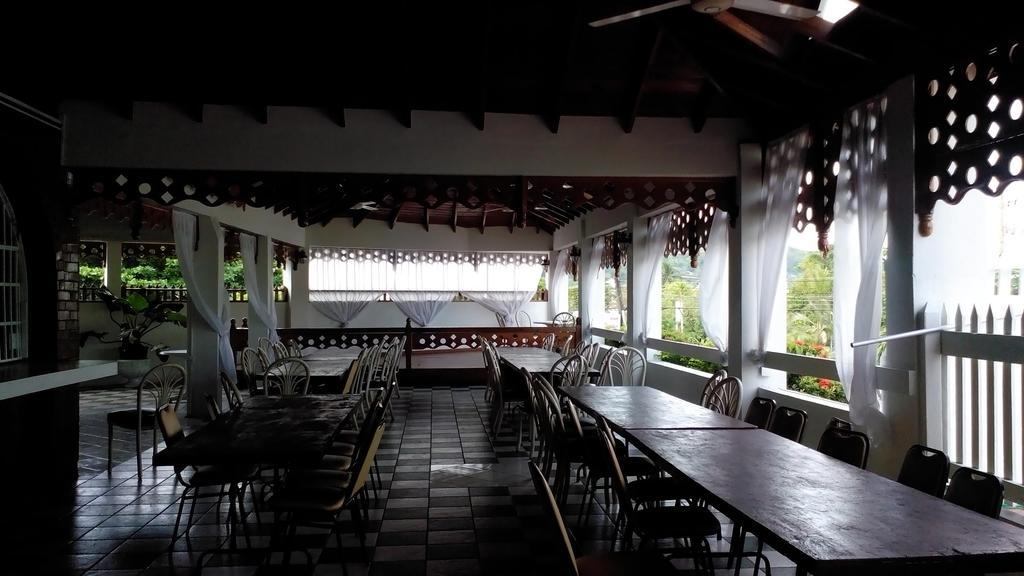 Village Hotel Ocho Ríos Extérieur photo