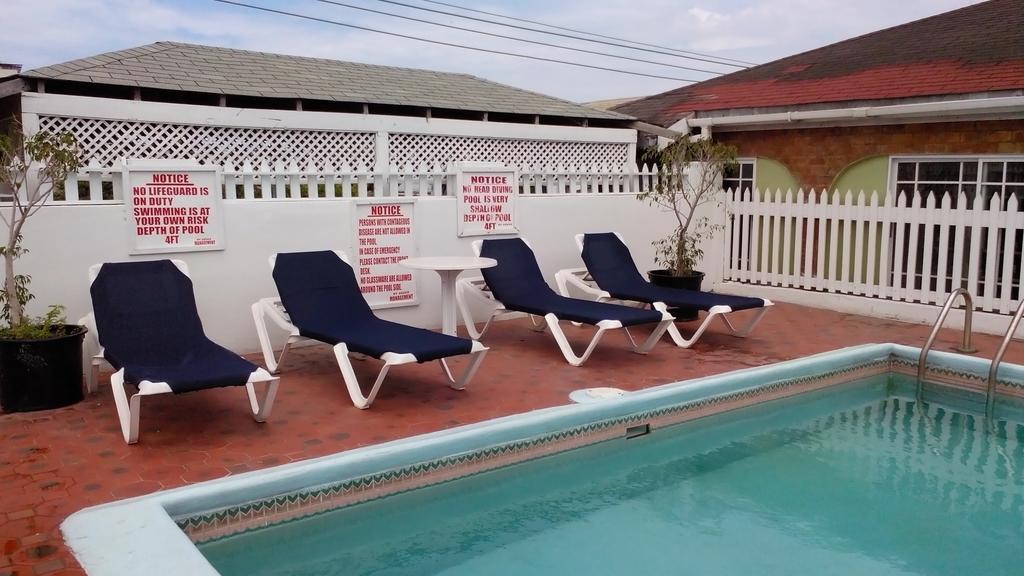 Village Hotel Ocho Ríos Extérieur photo