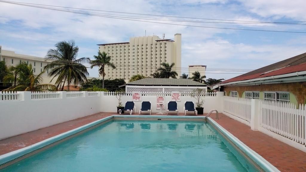 Village Hotel Ocho Ríos Extérieur photo