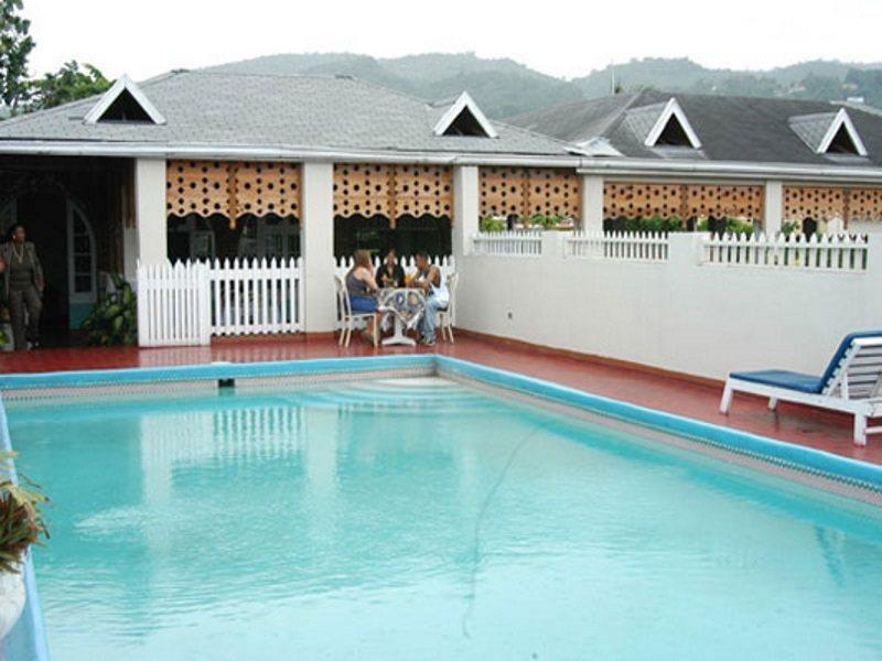 Village Hotel Ocho Ríos Extérieur photo